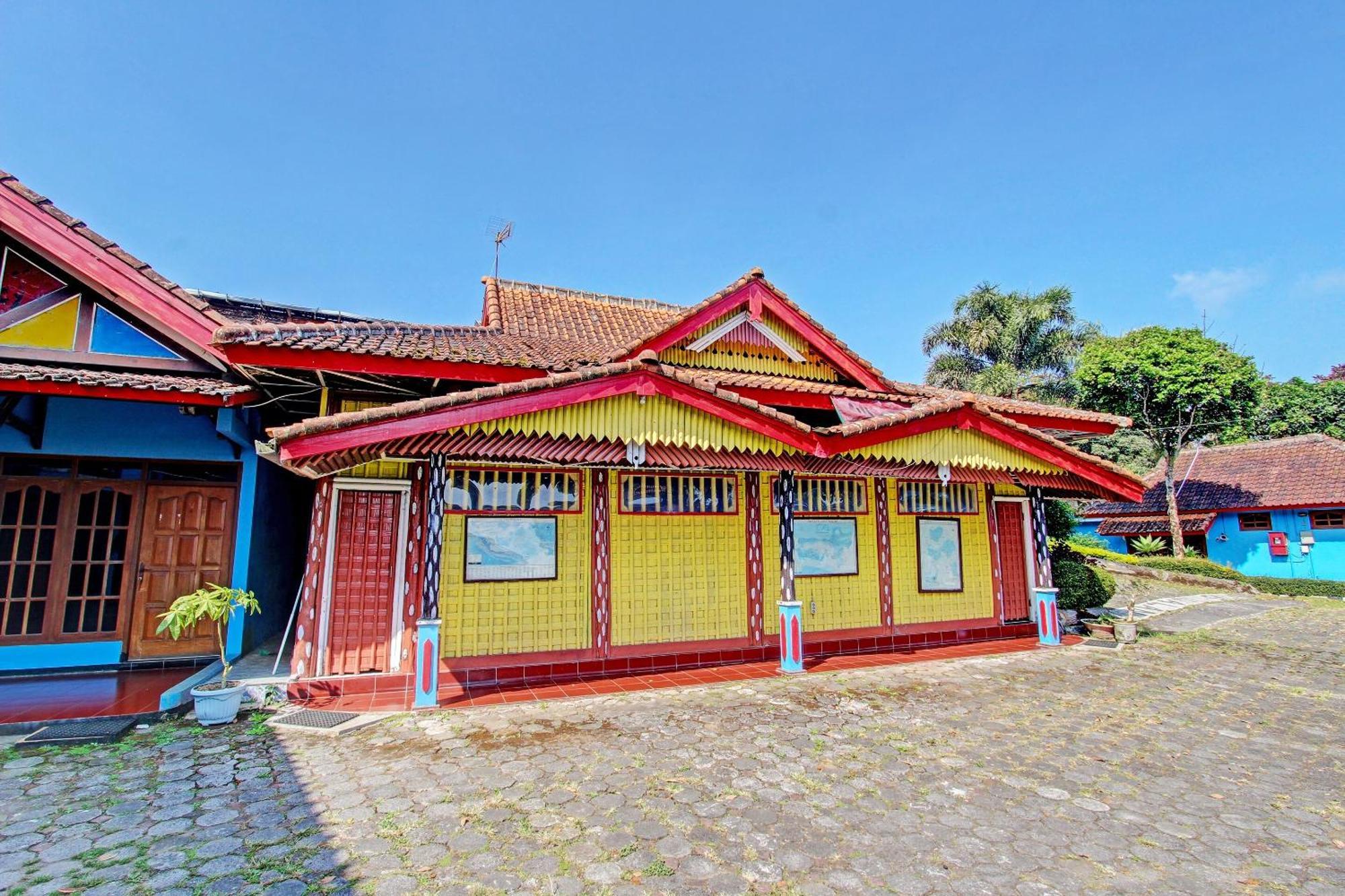 Capital O 91644 Loka Hause Ξενοδοχείο Salatiga Εξωτερικό φωτογραφία